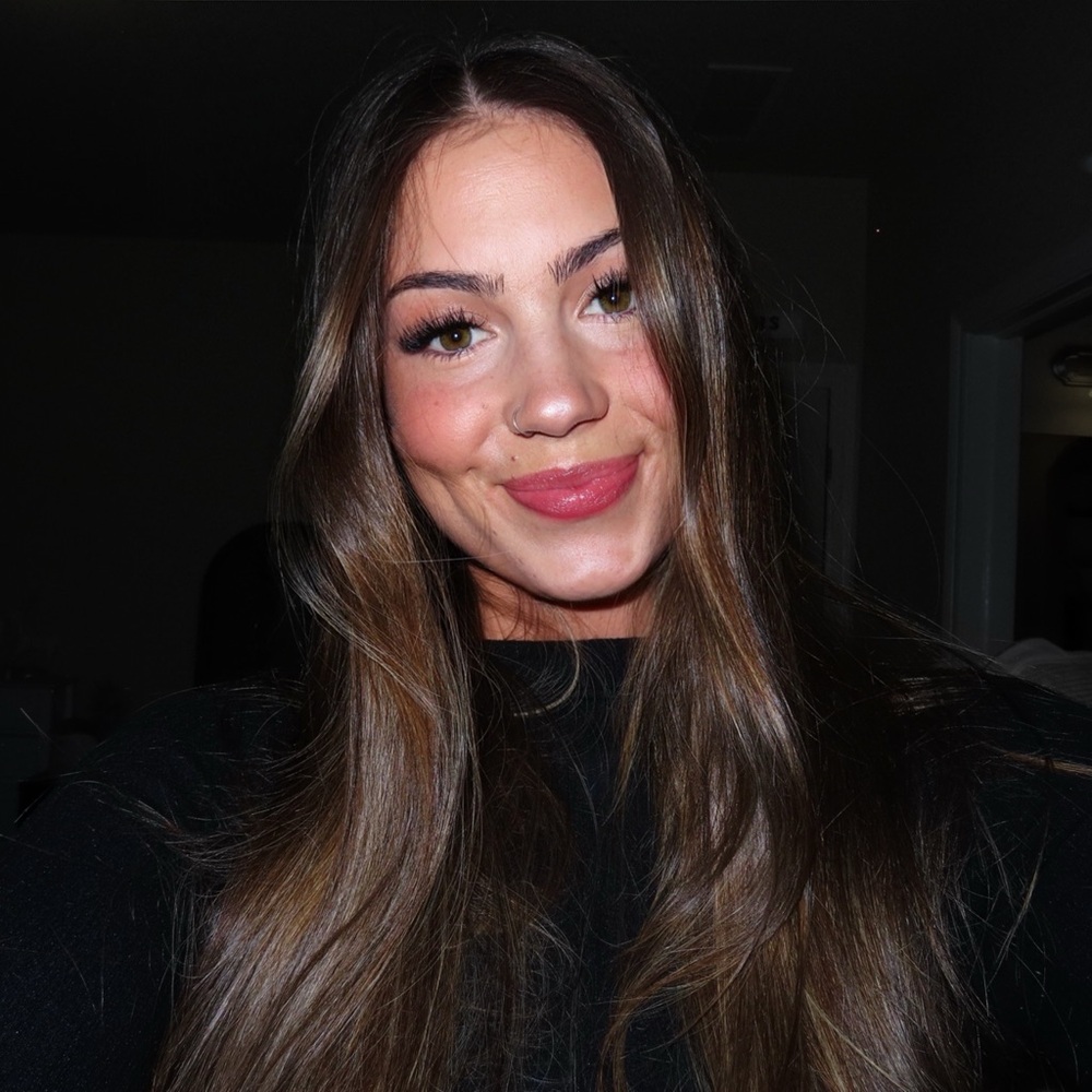 Meet your Posher, Alaina